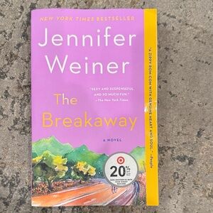 Jennifer Weiner "The Breakaway" Paperback
